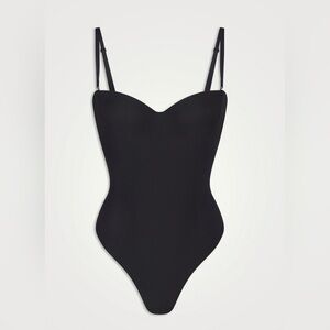 NWT Skims Body Underwire Thong Bodysuit